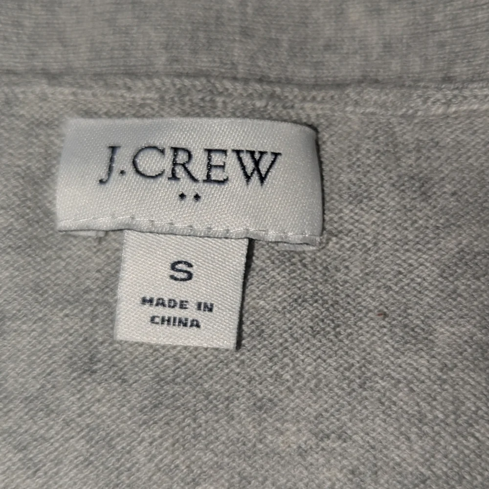 J Crew Men's Small Gray Long Sleeve Sweater With Pockets.‎